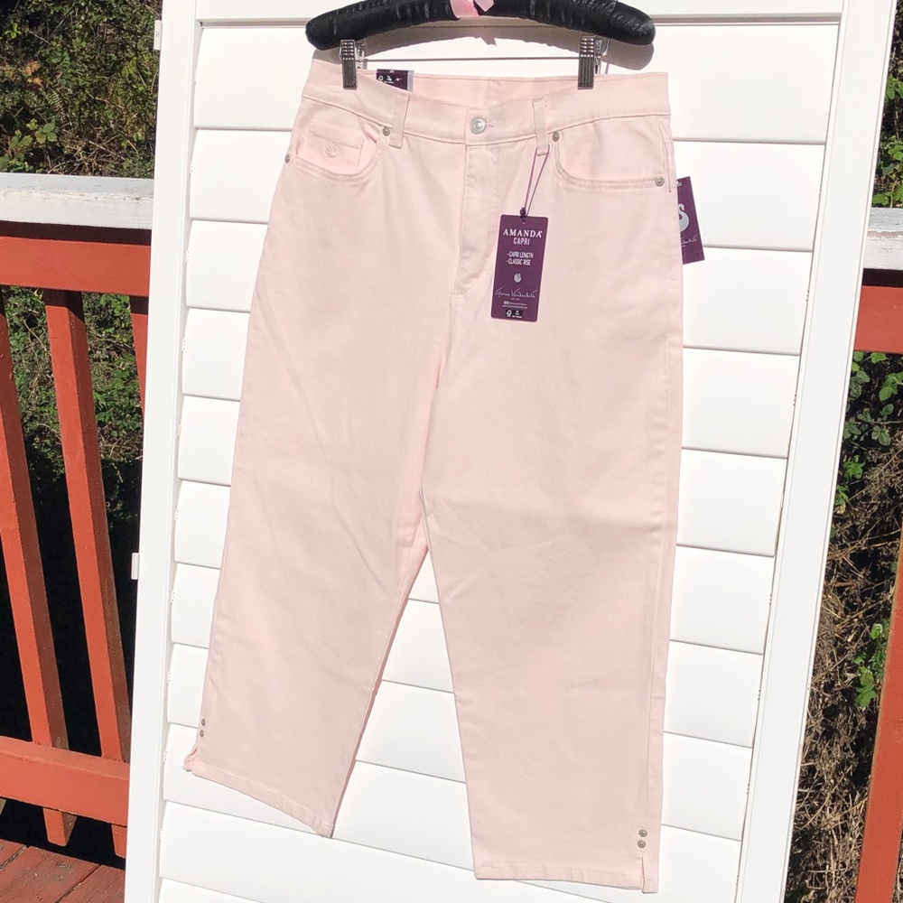 Gloria Vanderbilt Pale Pink Cropped Capris with Snap Tabs - Picture 4 of 9